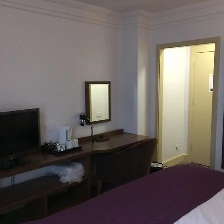 מלון Yorkshire Gateway 3*